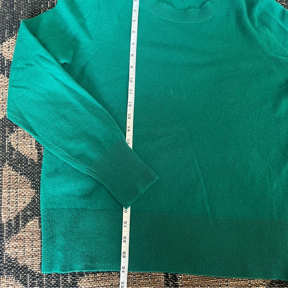 J. Crew Women's Green Cashmere Sweater- NWOT - Picture 7 of 7